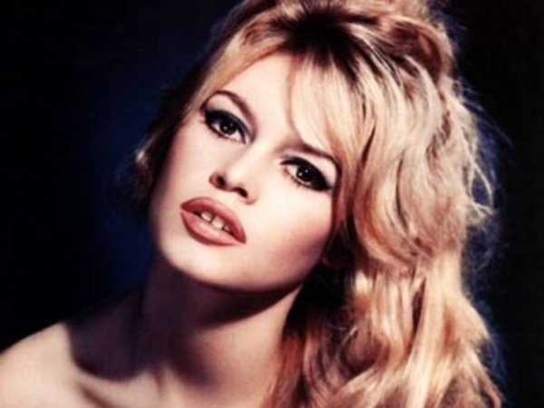 Brigitte Bardot, la diva francesa que sólo ve el mundo con el ojo derecho.