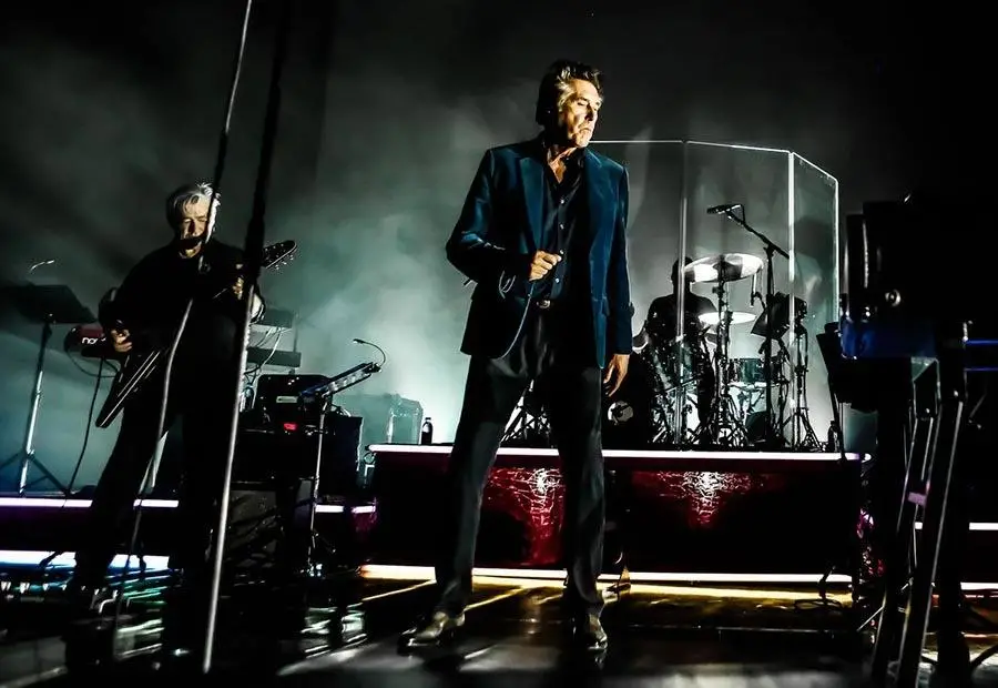 Me gustan los discos, las cosas físicas, poder tocarlos en las pocas tiendas de discos que quedan.