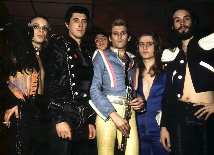 La política es un lugar extraño para un artista.