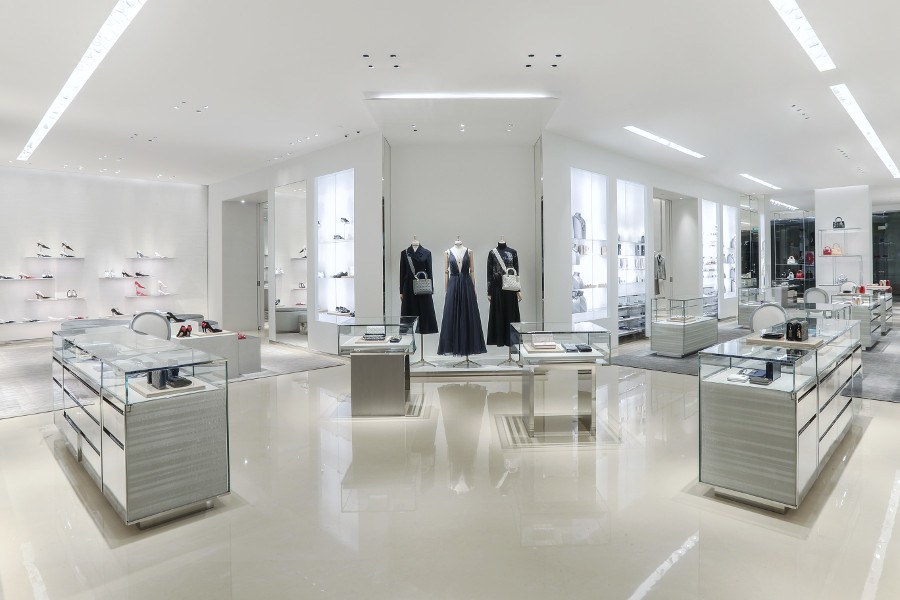 imagen 3 de Dior celebra la reapertura de su boutique Indonesia en Yakarta.