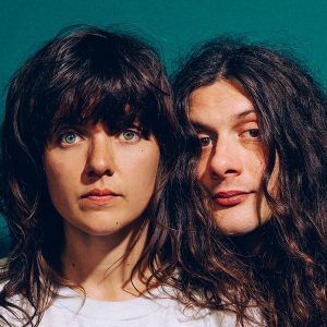 El producto de la suma de Courtney Barnett y Kurt Vile resulta exponencial.