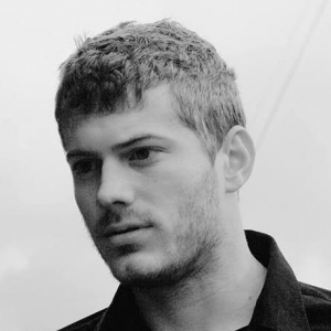 Peter Oren lo tiene todo: talento, voz y buenas canciones.