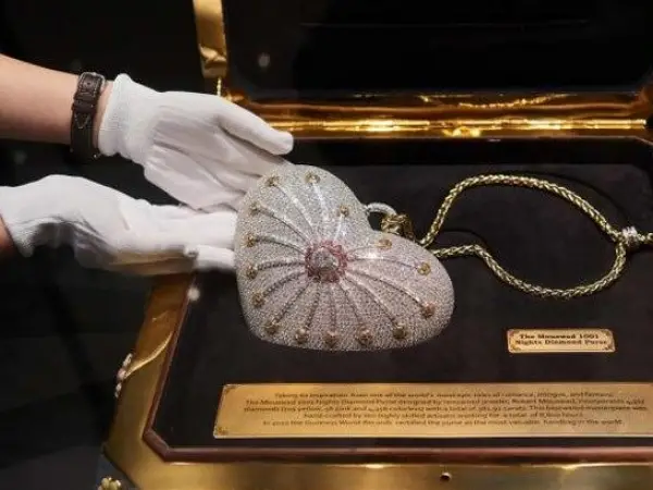 El bolso más caro del mundo: The Mouawad 1001 Nights Diamond Purse.