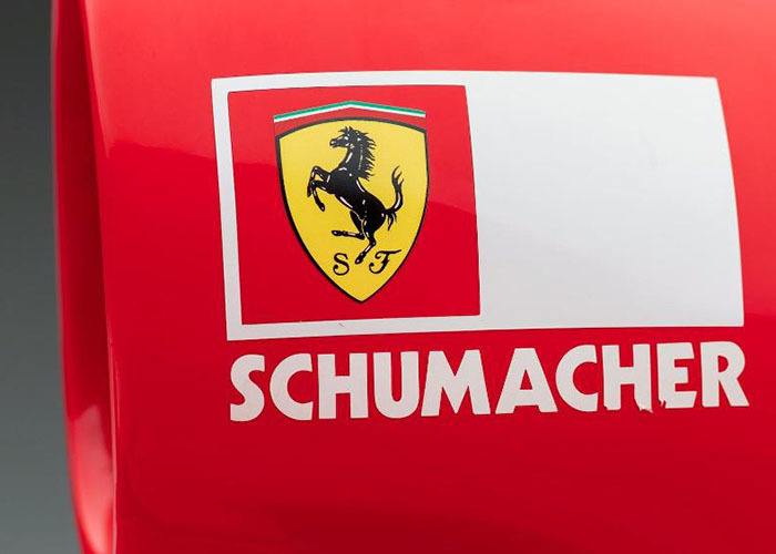 imagen 12 de A subasta el Ferrari F2001 de Michael Schumacher ¿Hacen unas vueltas?