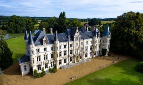 Château Charbonnières, un magnífico castillo a subasta en el Loira.