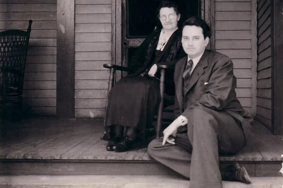 Publicar es un negocio my misterioso. Es difícil predecir que tipo de acogida o ventas tendrá un libro y la publicidad parece hacer poco bueno.