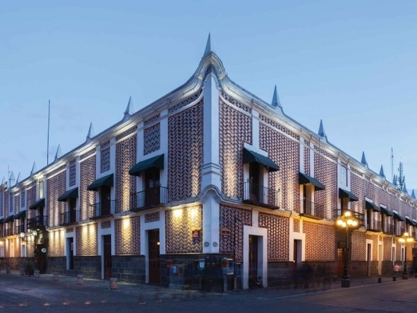 Hotel Cartesiano: alojarse en una moderna mansión colonial en Puebla, México.