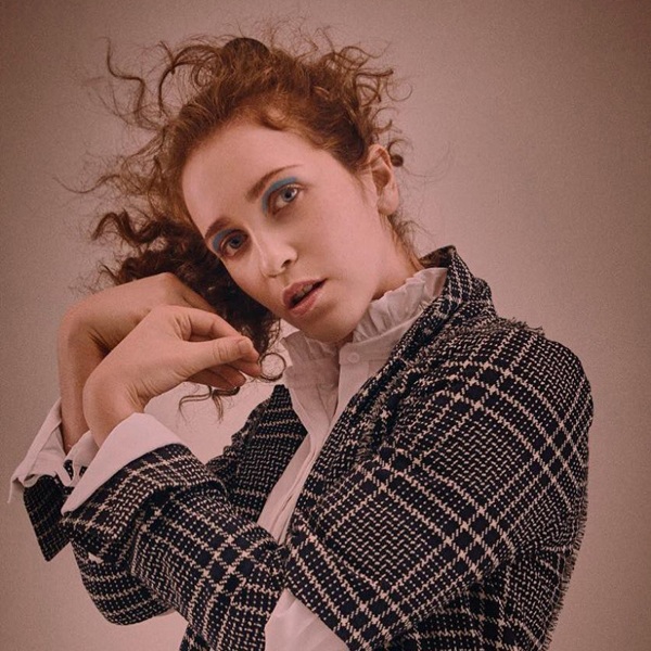 imagen 3 de Un poco de sana diversión con el nuevo single de Rae Morris.