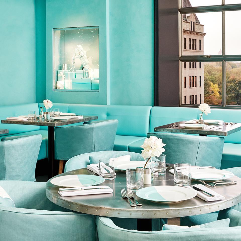 imagen 1 de The Blue Box Cafe, Tiffany & Co: Mesa y mantel para que desayunes con diamantes.