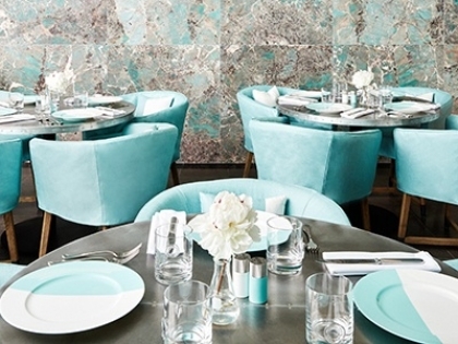 The Blue Box Cafe, Tiffany & Co: Mesa y mantel para que desayunes con diamantes.