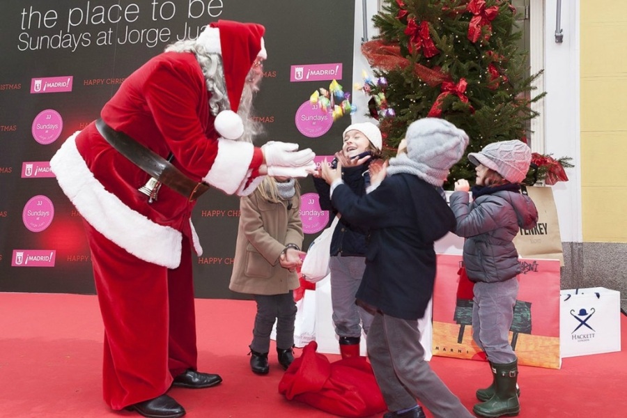 imagen 7 de Mercadillo de flores y arte efímero: Madrid se llena de Navidad.