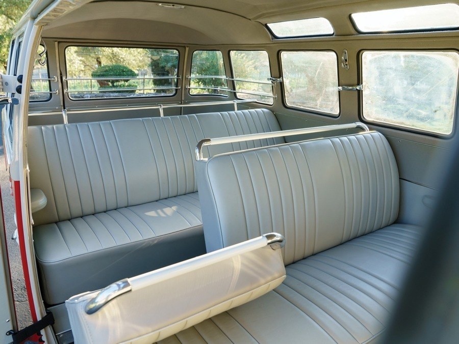 imagen 11 de RM Sotheby’s saca a subasta un excepcional VW Deluxe ’23-Window’ Microbus de 1960.