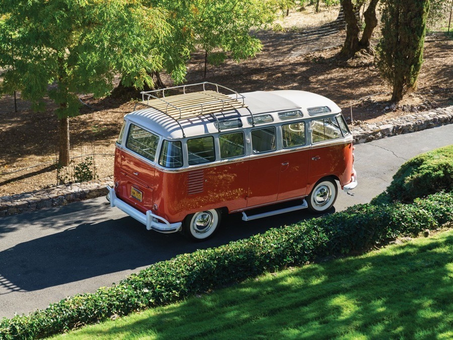 imagen 2 de RM Sotheby’s saca a subasta un excepcional VW Deluxe ’23-Window’ Microbus de 1960.
