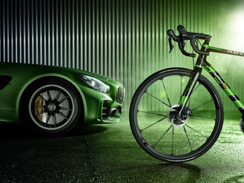 imagen 1 de Bicicleta R.S2 LE de Mercedes AMG y Rotwild: la bestia del infierno verde.