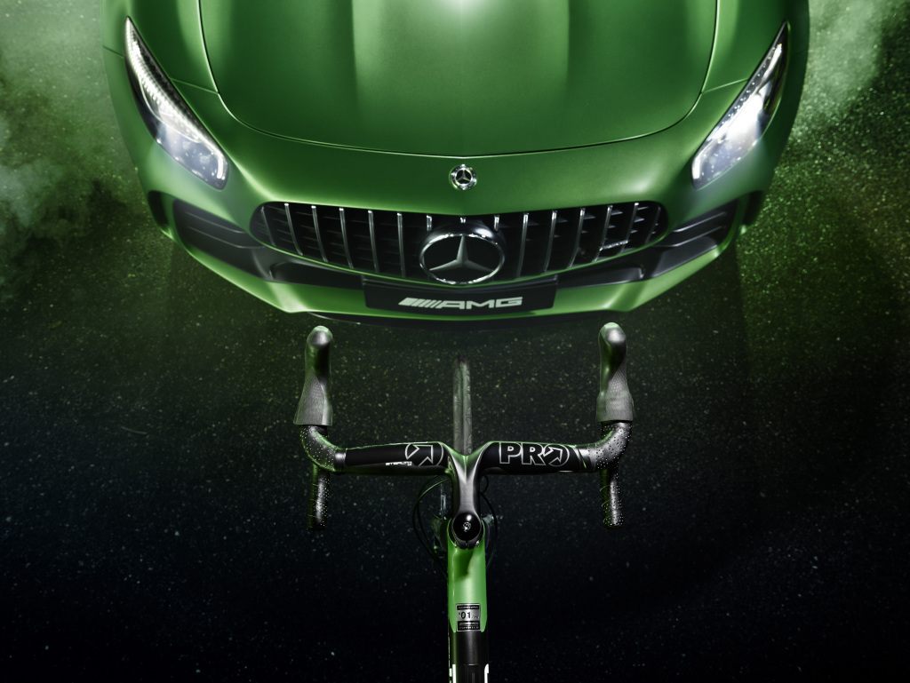 imagen 3 de Bicicleta R.S2 LE de Mercedes AMG y Rotwild: la bestia del infierno verde.