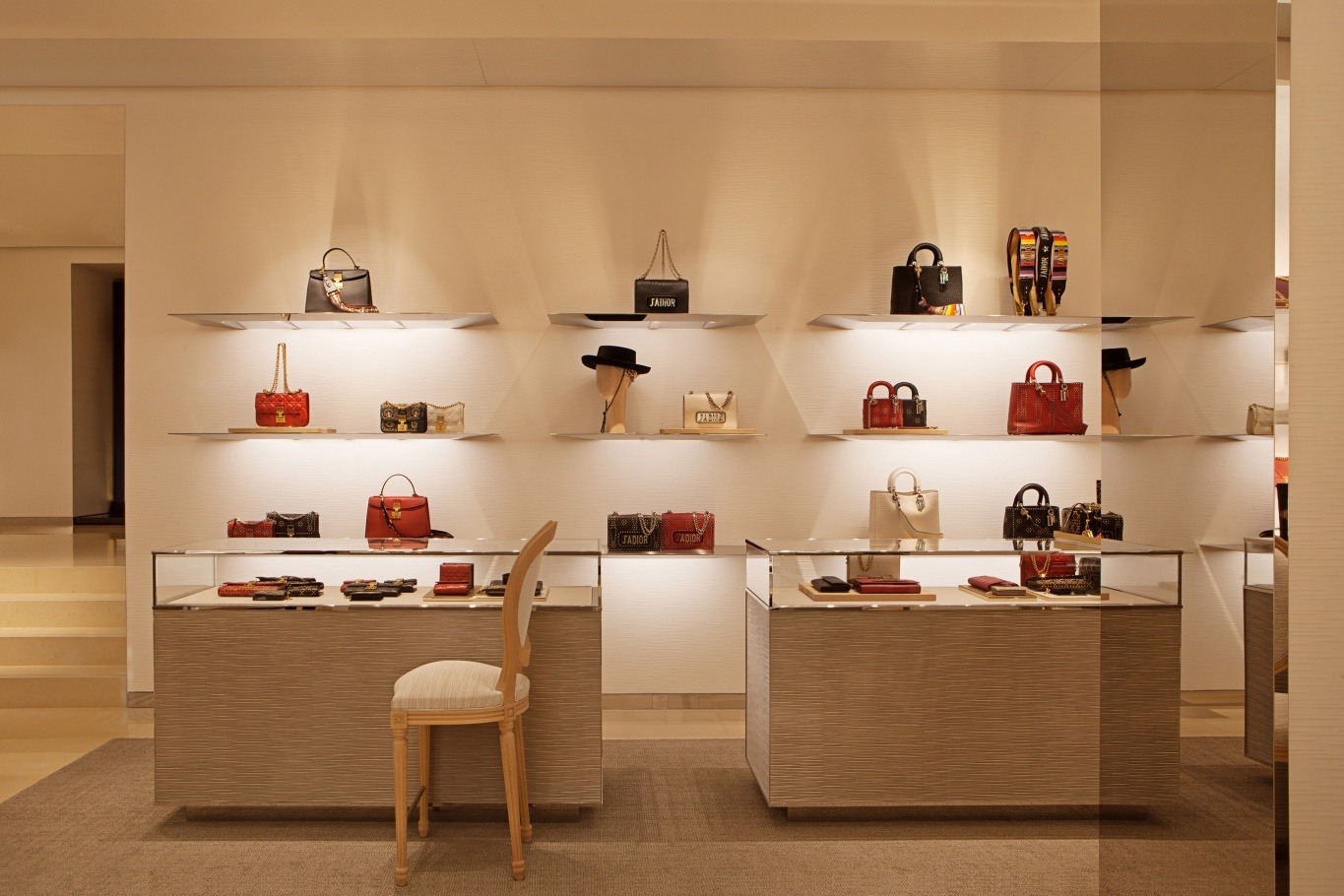 imagen 4 de Ya puedes visitar la nueva boutique Dior en Madrid.
