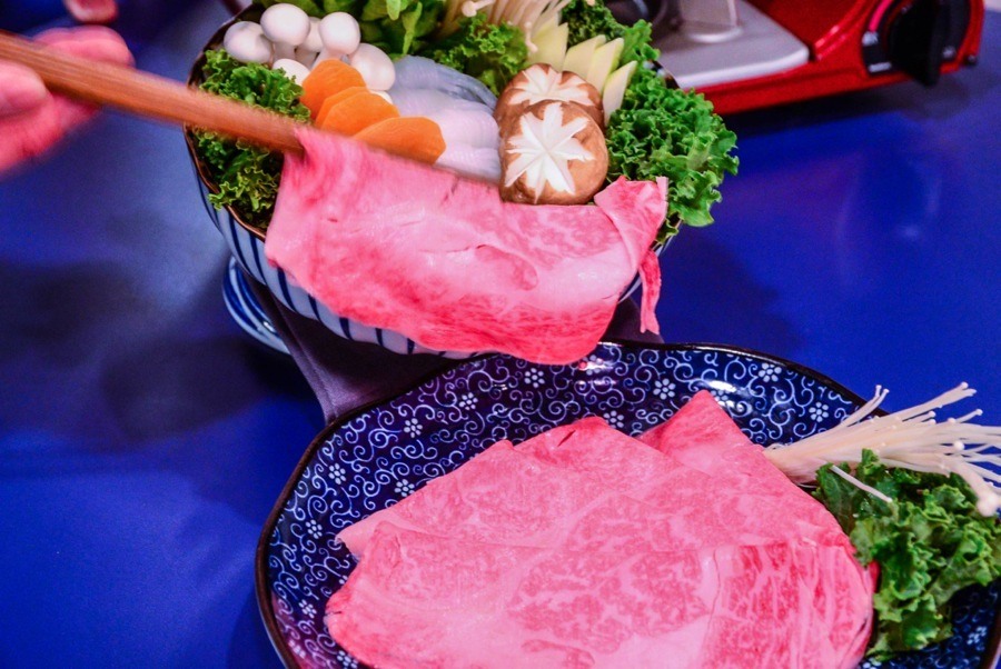 imagen 8 de Abre Sinatra Ya, el único restaurante con carne de Kobe certificada en España.