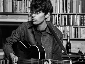 Albin Lee Meldau cierra un gran año con un nuevo single.