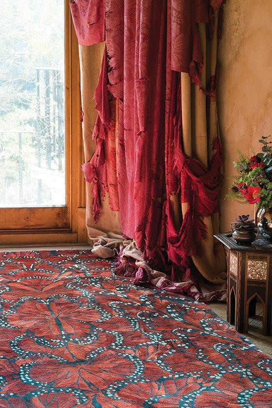 imagen 3 de Alexander McQueen alfombra los suelos más elegantes.