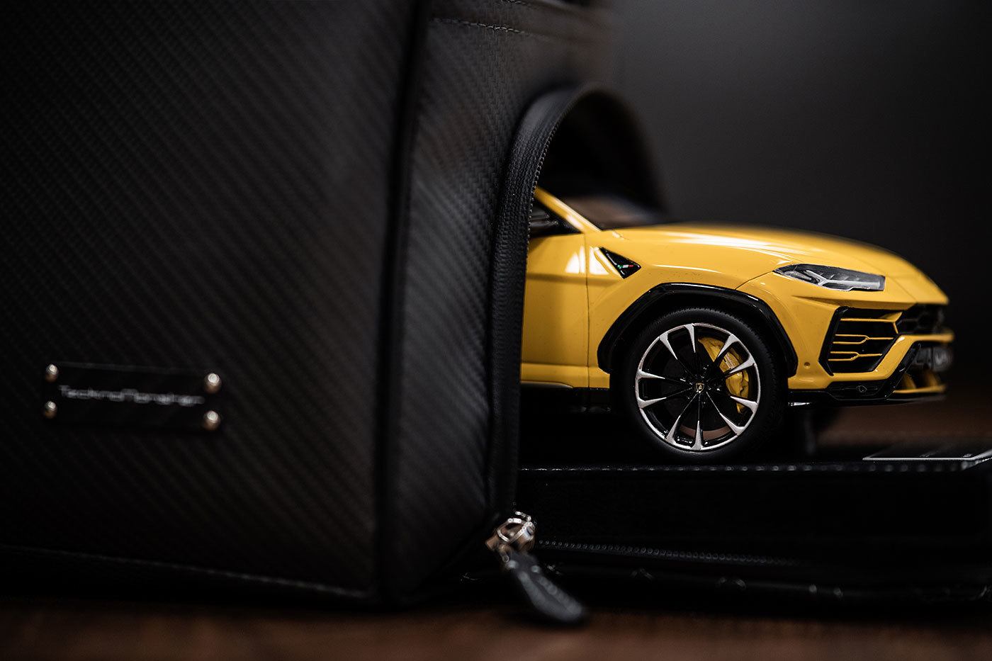 imagen 3 de Collezione Automobili Lamborghini Urus: lucir, viajar, vivir con estilo.