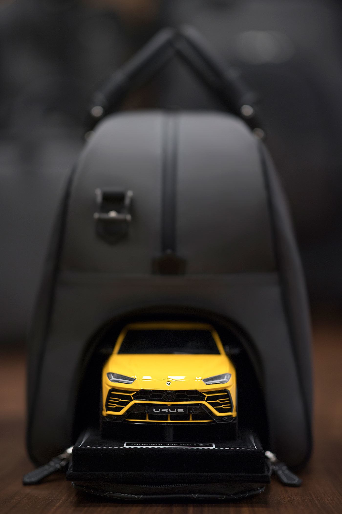 imagen 9 de Collezione Automobili Lamborghini Urus: lucir, viajar, vivir con estilo.