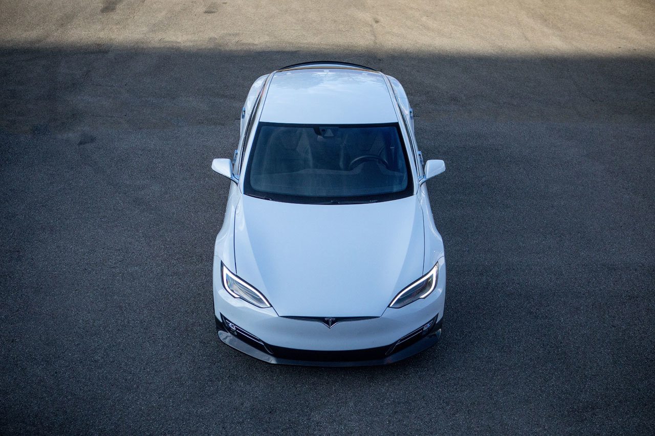 imagen 10 de Como convertir un Tesla Model S en un deportivo de lujo.