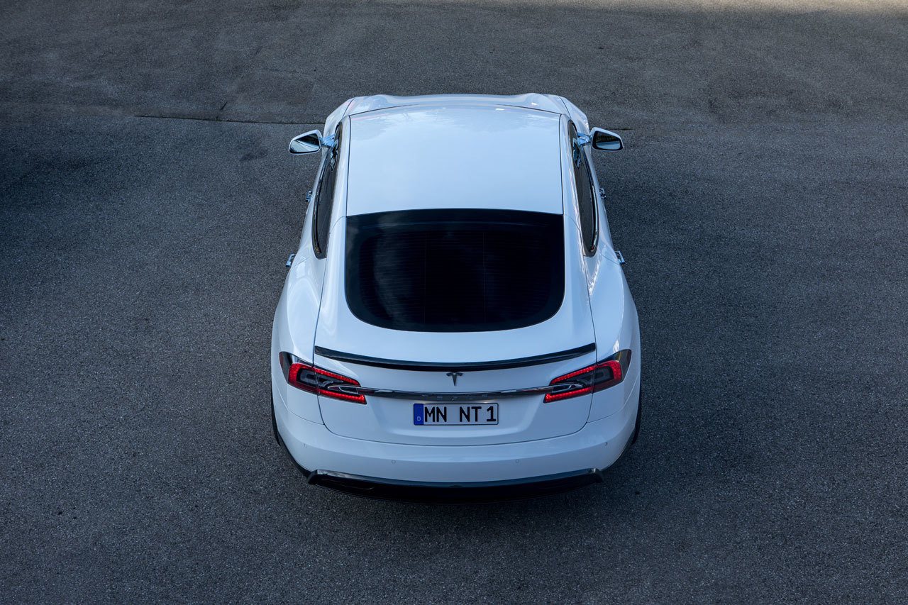imagen 13 de Como convertir un Tesla Model S en un deportivo de lujo.