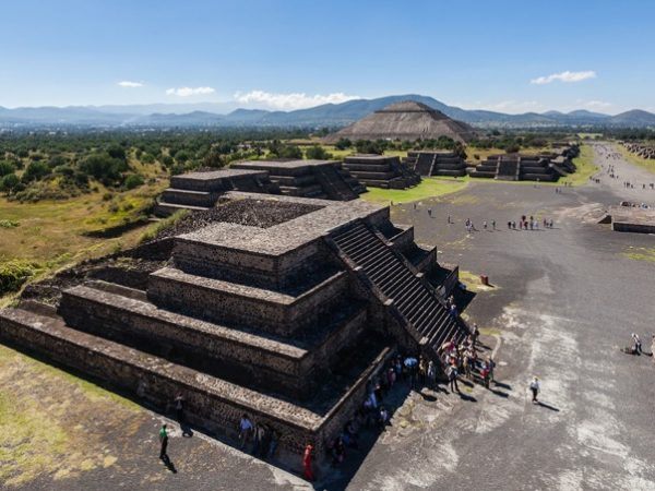 Descubre la maravillosa ciudad prehispánica de Teotihuacán.