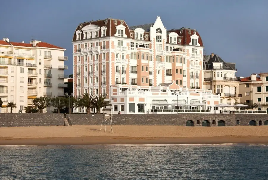 imagen 1 de El Grand Hôtel de San Juan de Luz renueva su historia centenaria.