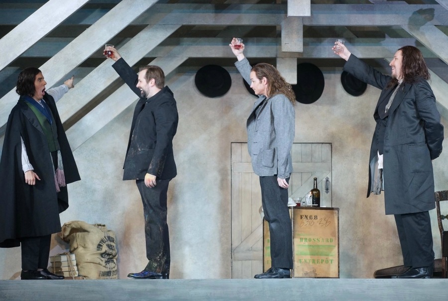 imagen 12 de La melancolía de La Bohème anuncia la Navidad en el Teatro Real.