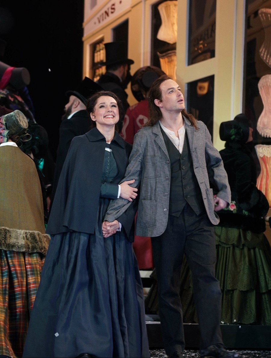 imagen 10 de La melancolía de La Bohème anuncia la Navidad en el Teatro Real.