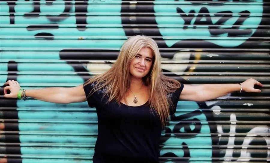 Se supone que somos seres civilizados y que podemos sobreponernos a las presiones del instinto. Se supone. 