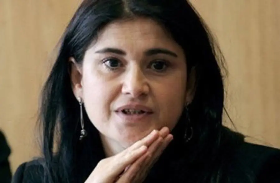 No echamos de menos a las personas que amamos. Lo que echamos de menos es la parte de nuestra vida que se va con ellas, que ya no va a existir si no están ellas. 