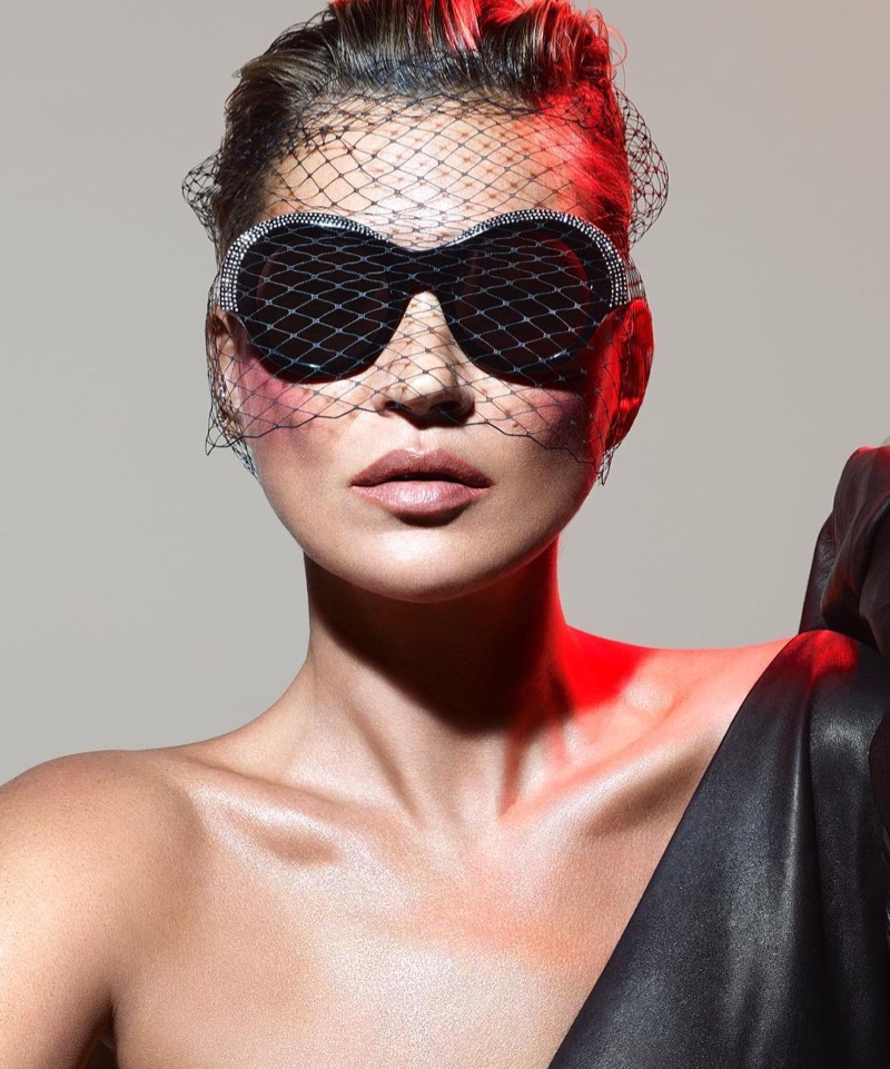imagen 3 de Alain Mikli x Alexandre Vauthier sunglasses o cómo ocultar los ojos de Kate Moss.