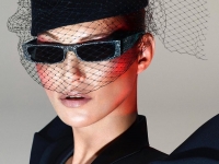 Alain Mikli x Alexandre Vauthier sunglasses o cómo ocultar los ojos de Kate Moss.