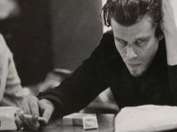 El hombre de la voz rota, Tom Waits, reedita sus primeros discos.