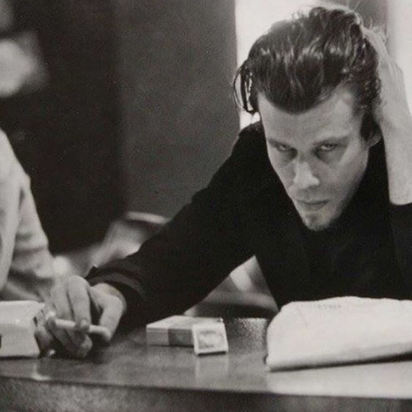 imagen 1 de El hombre de la voz rota, Tom Waits, reedita sus primeros discos.