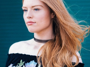 Esta no es una voz cualquiera, es la de Freya Ridings.