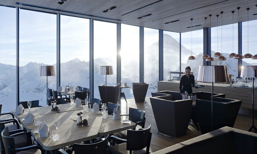 imagen 8 de Ice Q, un restaurante para comerte el invierno, como James Bond, con vistas a la nieve del Tirol.