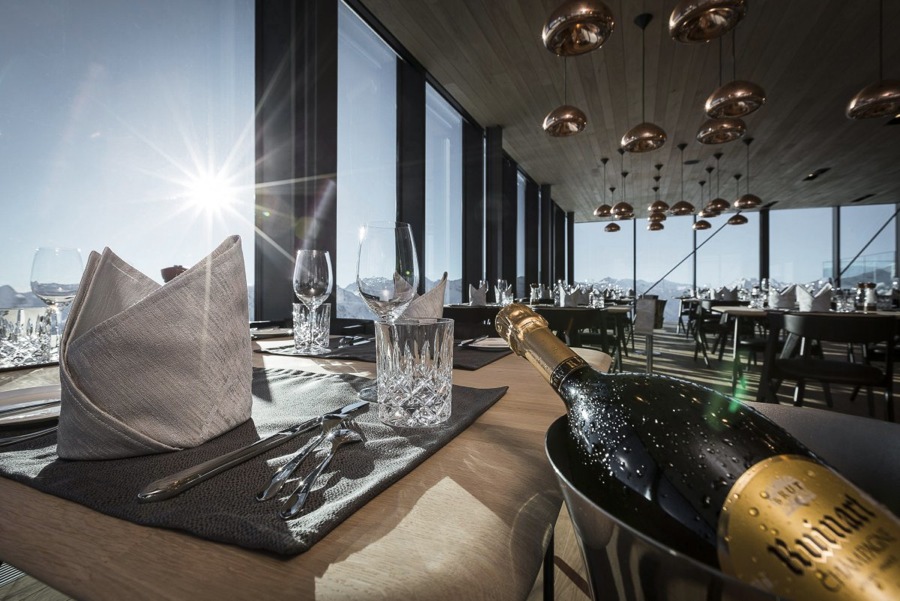 imagen 6 de Ice Q, un restaurante para comerte el invierno, como James Bond, con vistas a la nieve del Tirol.