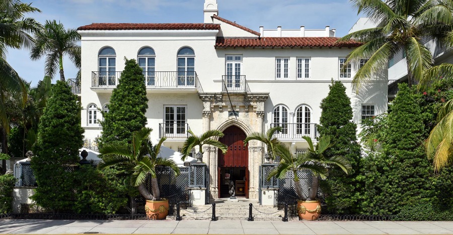 imagen 20 de La casa de Gianni Versace es el hotel más barroco de Miami.