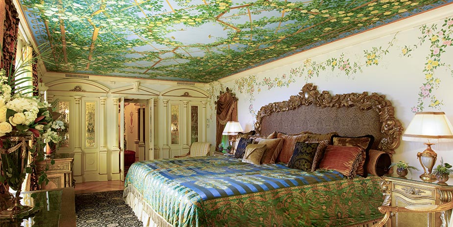 imagen 5 de La casa de Gianni Versace es el hotel más barroco de Miami.