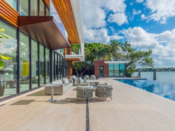 La casa más espectacular de Miami Beach cuesta 31 millones de euros.