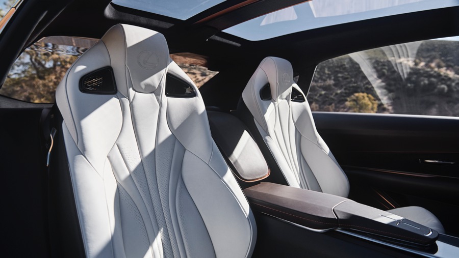 imagen 13 de Lexus LF-1 Limitless Concept, un nuevo crossover de lujo y escándalo.