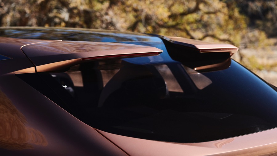 imagen 14 de Lexus LF-1 Limitless Concept, un nuevo crossover de lujo y escándalo.