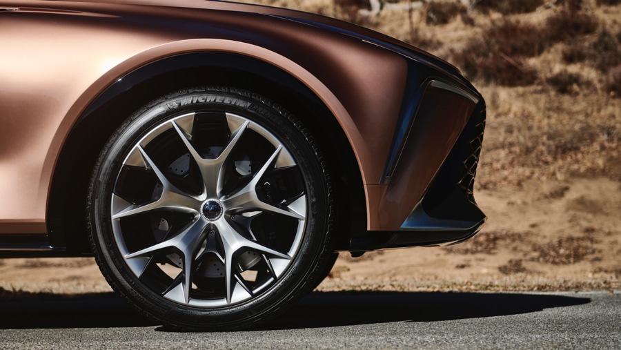 imagen 15 de Lexus LF-1 Limitless Concept, un nuevo crossover de lujo y escándalo.