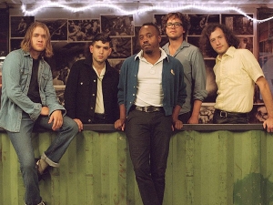 Sonríe con el buen soul de Durand Jones & The Indications.