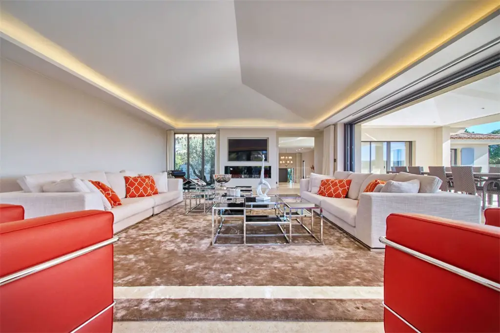 imagen 6 de Sotheby’s vende una casa de lujo en el corazón de la Riviera francesa.