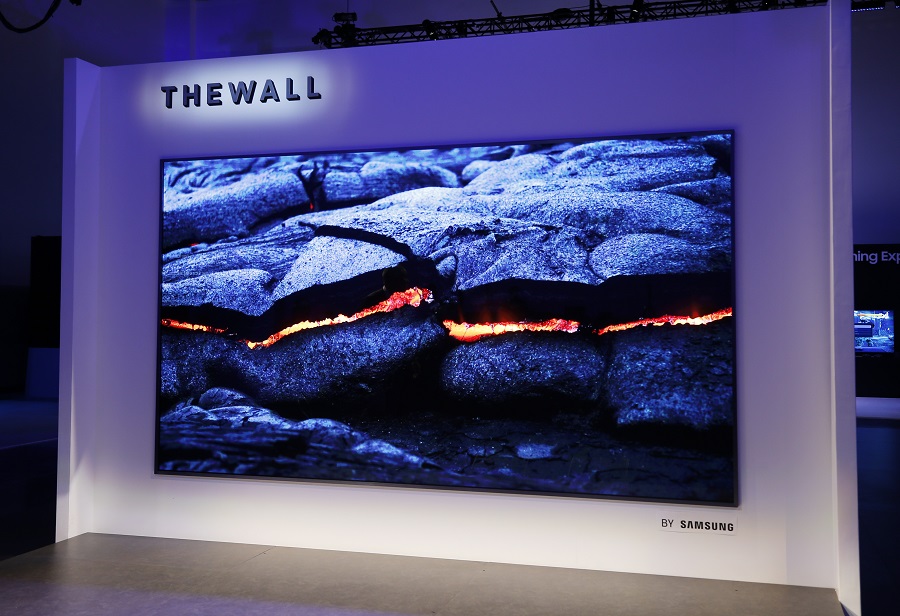 imagen 1 de The Wall, la pantalla de Samsung que te traerá el cine a casa.