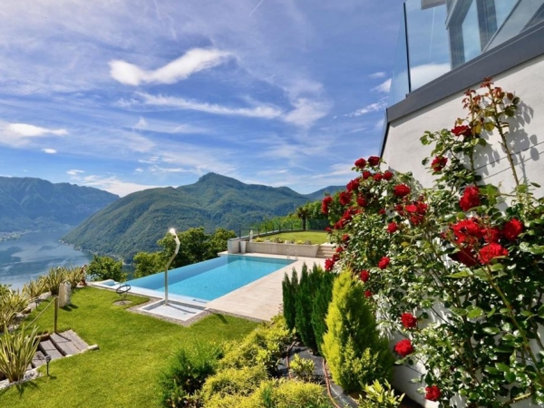 Una casa con espectaculares vistas naturales en Suiza.